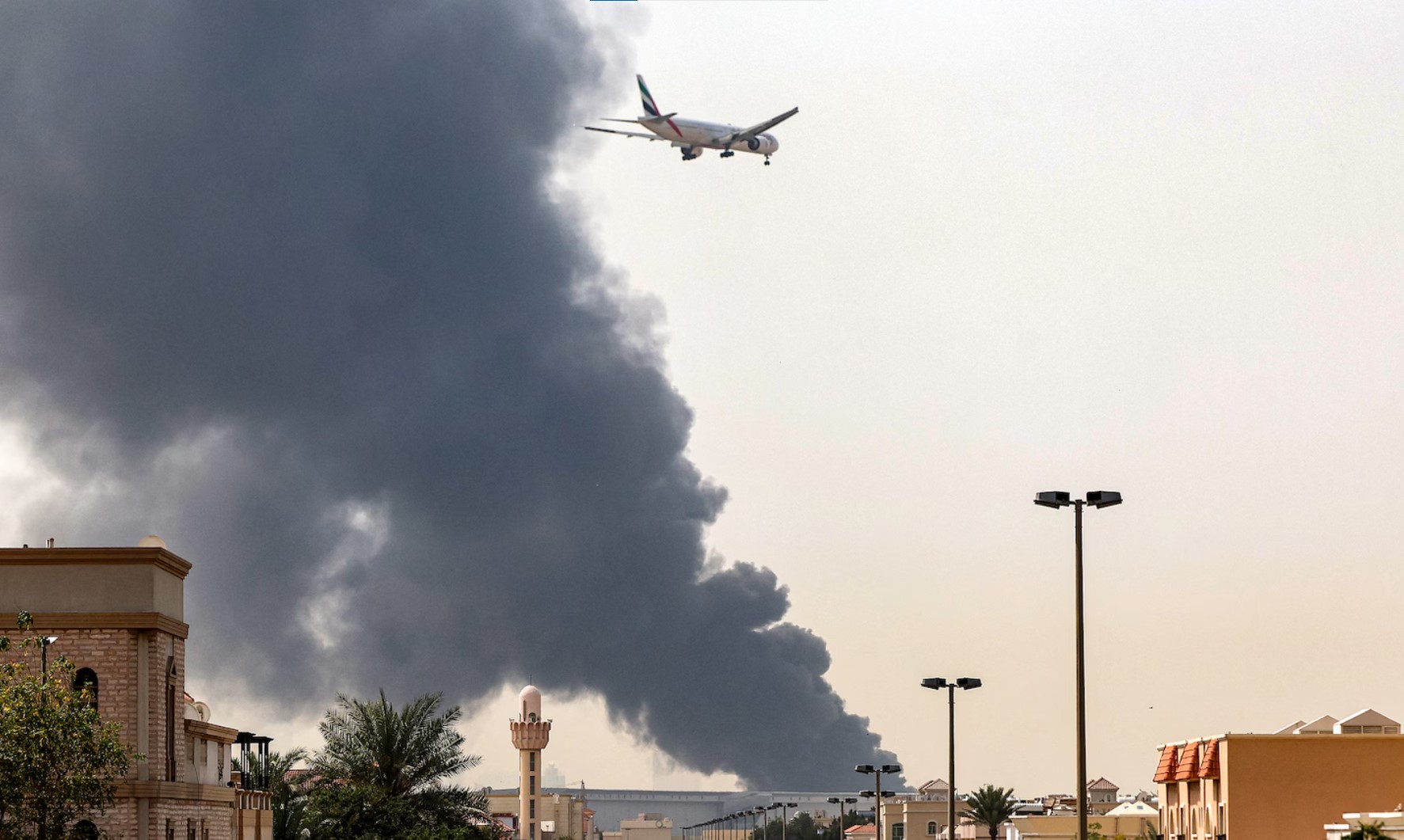 صحيفة فرنسية: الحرب الإيرانية تجبر أبوظبي على إعادة تنظيم شبكة إمداد الدعم السريع بالسلاح