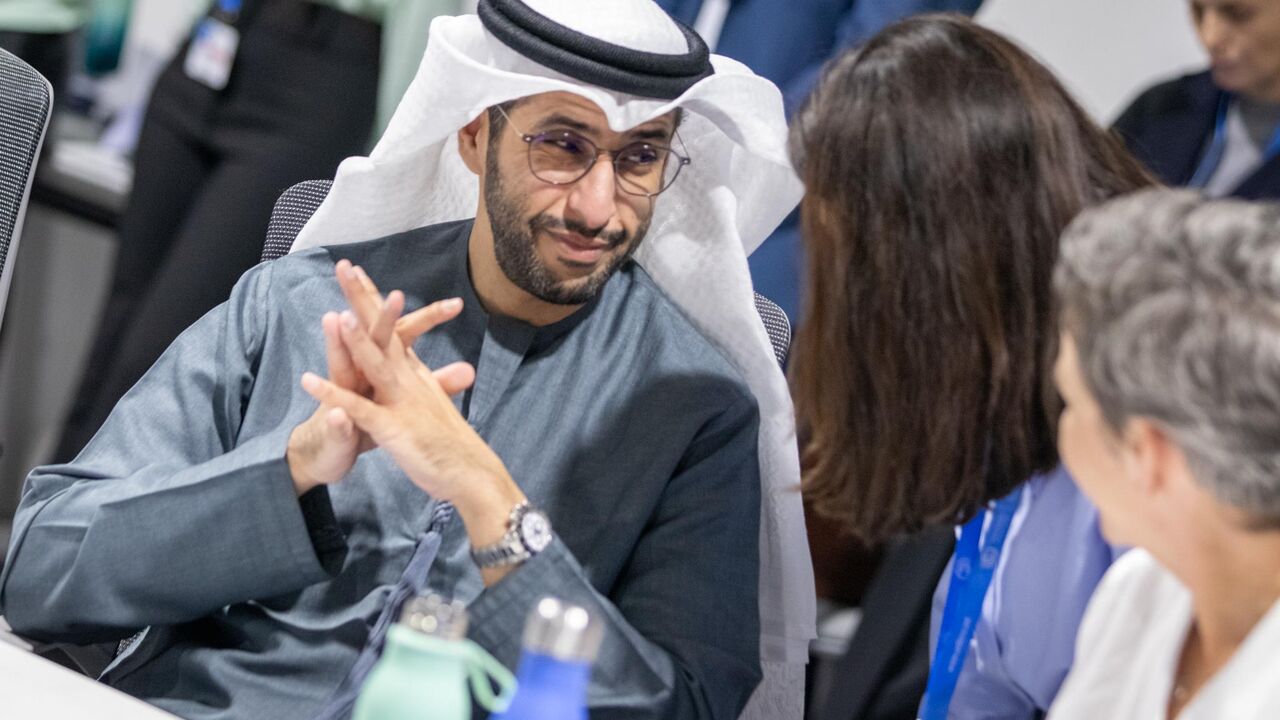 مسؤول إماراتي: إبقاء مضيق هرمز مفتوحاً شرط لأي اتفاق مع إيران