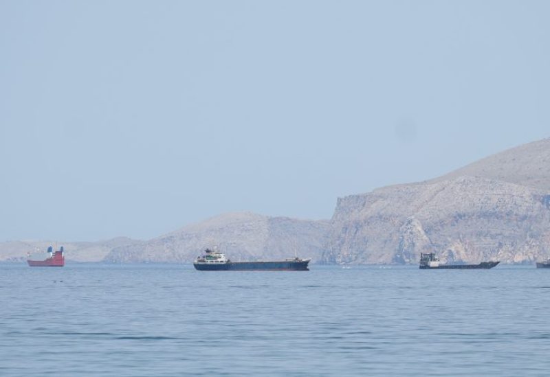اعتراضات متبادلة للسفن بين أمريكا وطهران والسبل تنقطع بآلاف البحارة في مياه الخليج