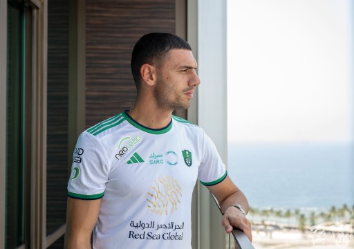 الأهلي السعودي يعلن ضم المدافع التركي ديميرال