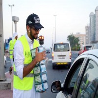 تعرف على قصة مواطن من أم القيوين يعمل في خدمة الصائمين منذ 18 عاماً