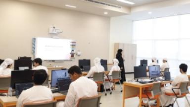 "التربية" تحدد منصات الذكاء الاصطناعي المسموح بها في المدارس