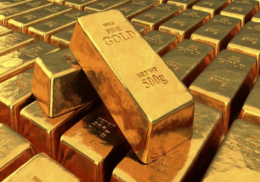 أسعار الذهب ترتفع مع هبوط الدولار والمتعاملون يترقبون مؤشرات الفائدة