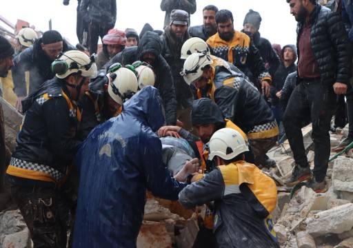 ضحايا زلزال تركيا وسوريا يتخطى حاجز الأربعة آلاف شخص