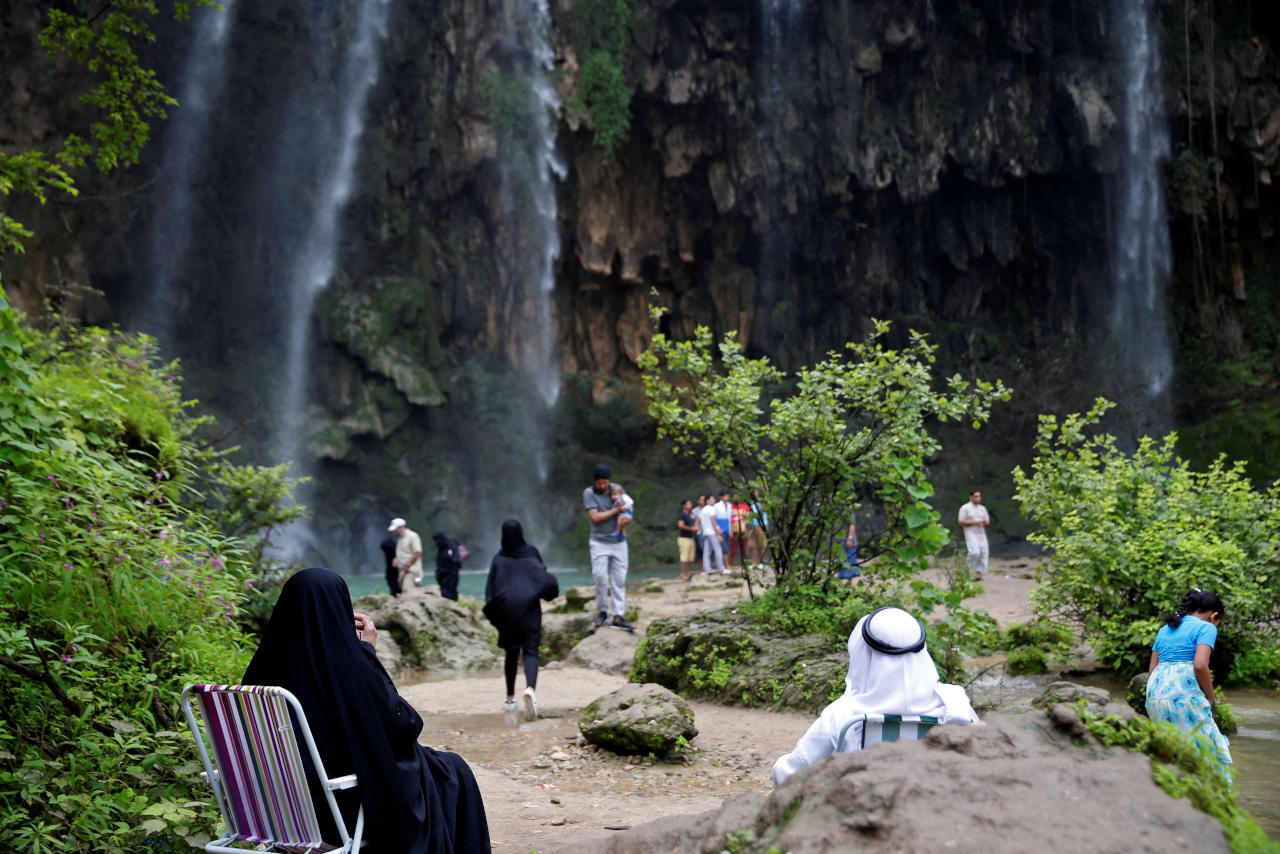 عُمان تطلق التأشيرة الإلكترونية لجذب السياحة الأجنبية