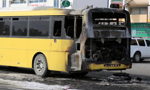 نجاة 35 طفلًا من حريق اندلع بحافلة مدرسية في الفجيرة
