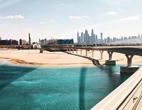 "بنك أمريكا" يعتبر أن بيع أسهم دبي "غير مبرر"