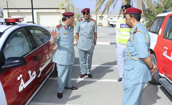 العثور على جثتي شاب وفتاة داخل سيارة بالفجيرة