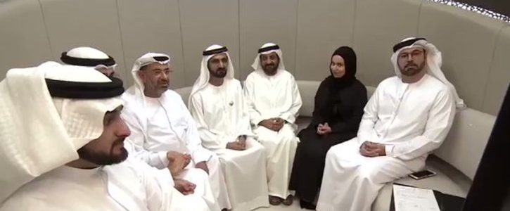 روبوت يعقد قران في دبي.. والشيخ محمد بن راشد هو الشاهد (فيديو)