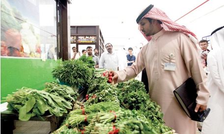 "غذائية أبوظبي" تستهدف عشرات المنشآت في العين