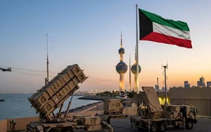 الكويت تعلن التصدي لهجمات صاروخية ومسيرات إيرانية