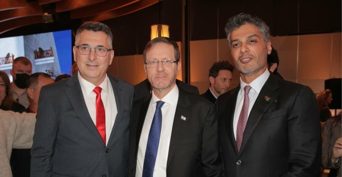 وزير خارجية الاحتلال: العلاقات مع أبوظبي تتحول من شراكة إلى تحالف