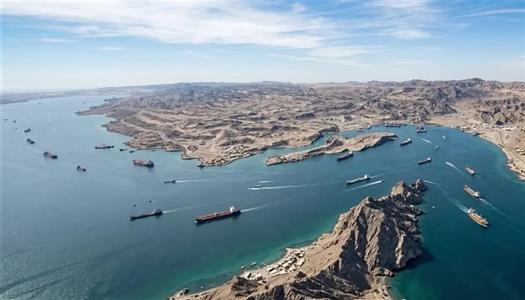 انتعاش تدريجي للملاحة في هرمز مع عودة ناقلات النفط والغاز